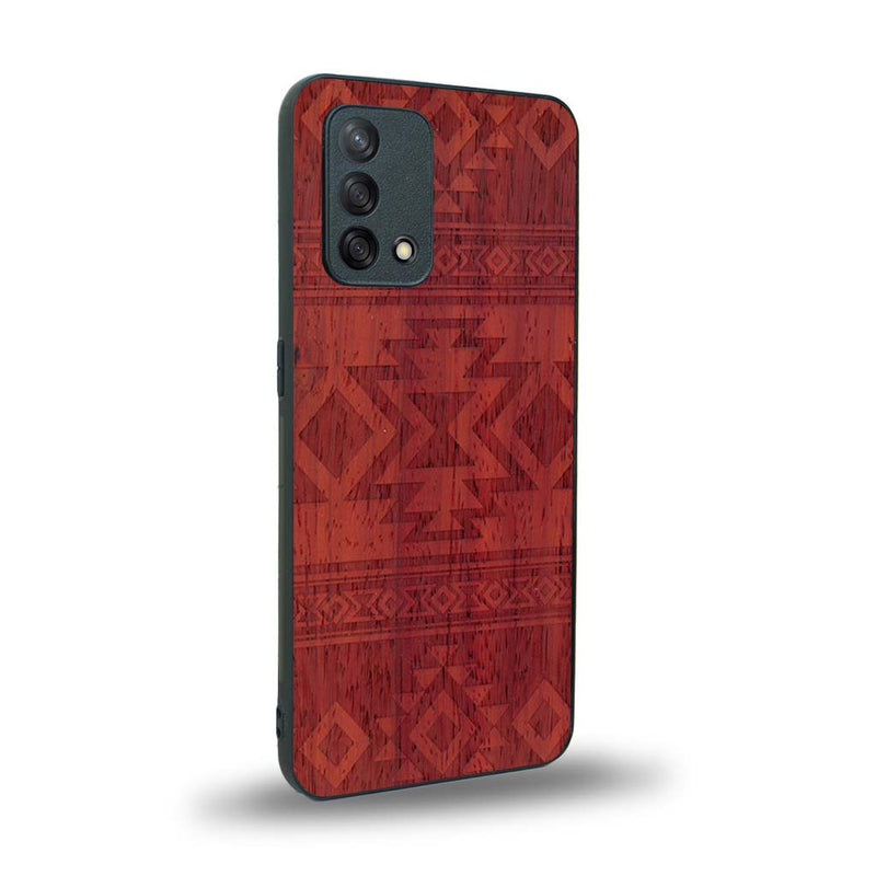Coque de protection en bois véritable fabriquée en France pour Oppo A74 4G avec des motifs géométriques s'inspirant des temples aztèques, mayas et incas