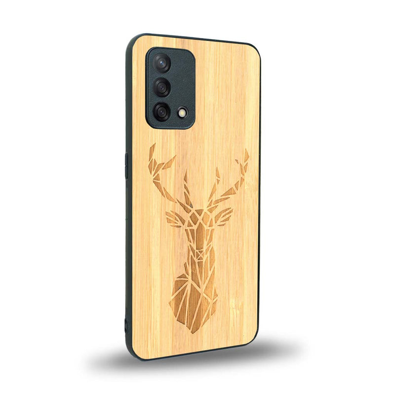 Coque de protection en bois véritable fabriquée en France pour Oppo A74 4G sur le thème de la nature et des animaux représentant une tête de cerf gométrique avec un design moderne et minimaliste