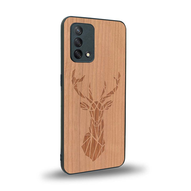 Coque de protection en bois véritable fabriquée en France pour Oppo A74 4G sur le thème de la nature et des animaux représentant une tête de cerf gométrique avec un design moderne et minimaliste