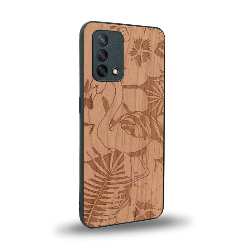 Coque de protection en bois véritable fabriquée en France pour Oppo A74 4G sur le thème de la nature et des animaux représentant un flamant rose entre des fougères