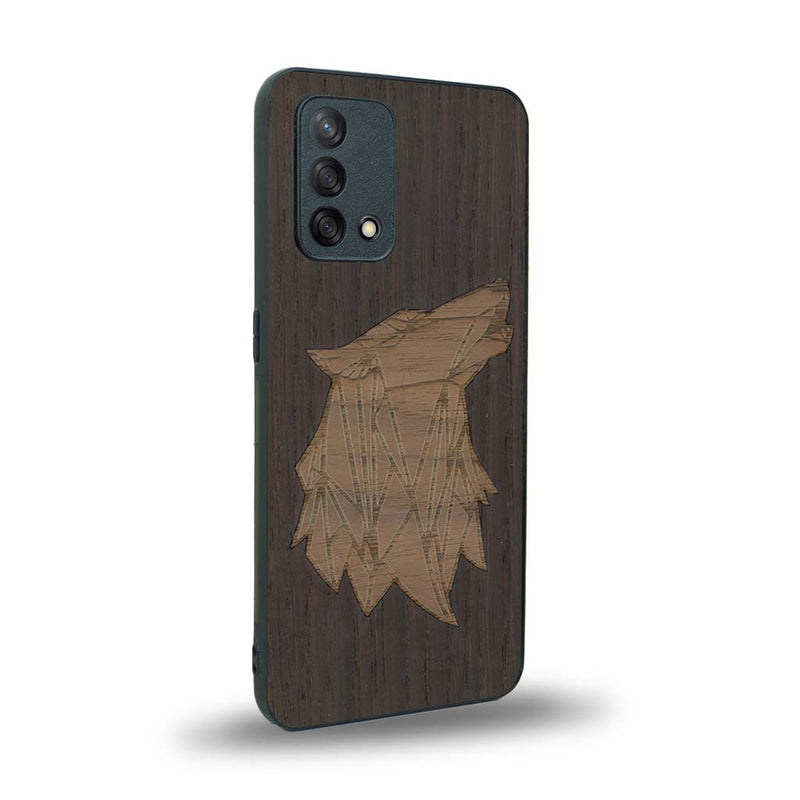 Coque de protection en bois véritable fabriquée en France pour Oppo A74 4G alliant du chêne fumé et du noyer représentant une tête de loup géométrique de profil sur le thème des animaux et de la nature