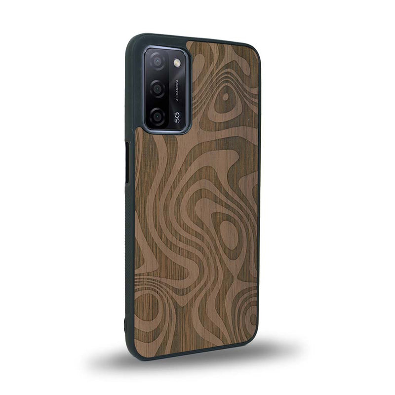 Coque de protection en bois véritable fabriquée en France pour Oppo A93 avec un motif abstrait représentant les mouvements de l'eau