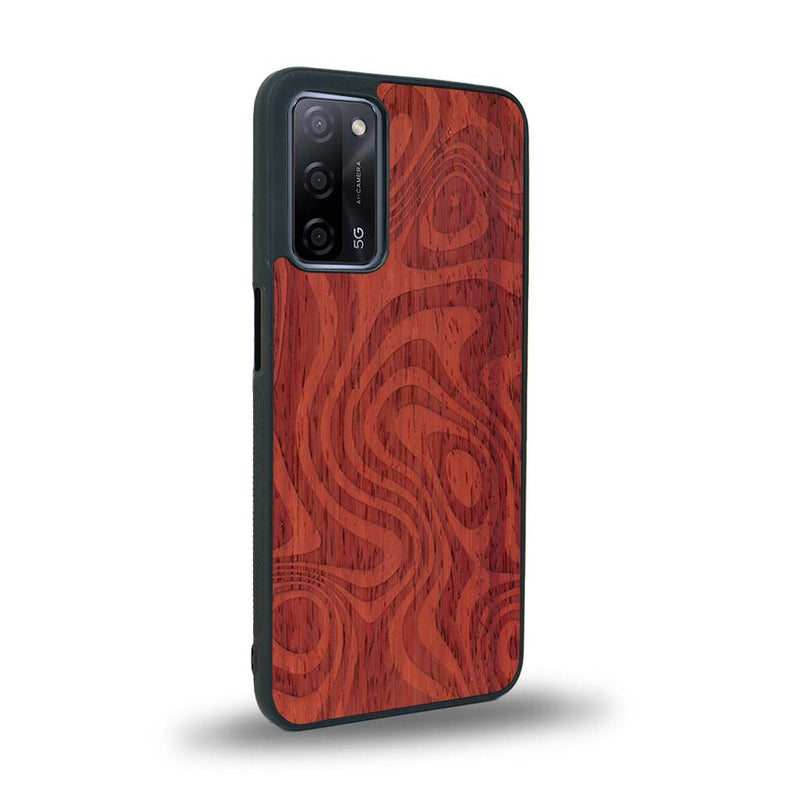 Coque de protection en bois véritable fabriquée en France pour Oppo A93 avec un motif abstrait représentant les mouvements de l'eau