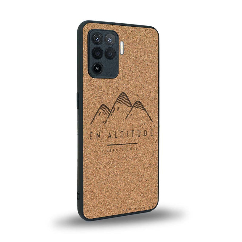 Coque de protection en bois véritable fabriquée en France pour Oppo A94 représentant des montagnes, sur le thème de la randonnée en pleine nature et du trail