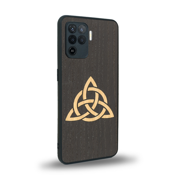 Coque de protection en bois véritable fabriquée en France pour Oppo A94 alliant du chêne fumé et du bambou représentant une triquetra