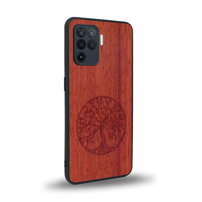 Coque de protection en bois véritable fabriquée en France pour Oppo A94 sur le thème de la spiritualité et du yoga avec une gravure zen représentant un arbre de vie