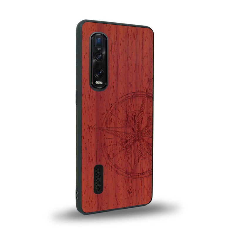 Coque de protection en bois véritable fabriquée en France pour Oppo Find X2 Pro avec une gravure "rose des vents" sur le thème nautique et de l'océan qui s'inspire des boussoles de pirate