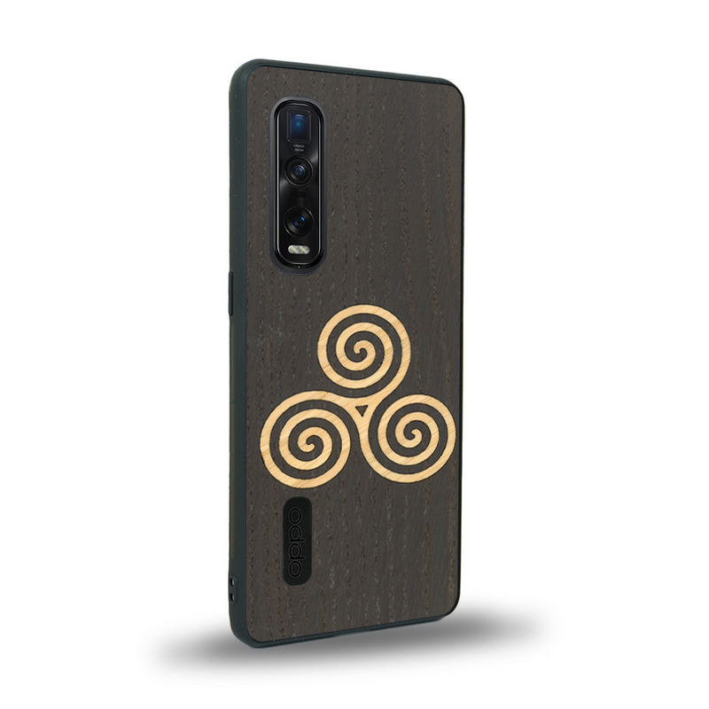 Coque de protection en bois véritable fabriquée en France pour Oppo Find X2 Pro alliant du chêne fumé et du bambou et doré représentant un triskell