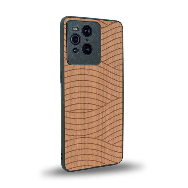 Coque de protection en bois véritable fabriquée en France pour Oppo Find X3 Pro avec un motif moderne et minimaliste sur le thème waves et wavy représentant les vagues de l'océan