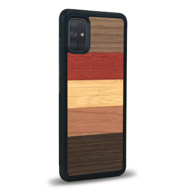 Coque de protection en bois véritable fabriquée en France pour Samsung A02S alliant des bandes horizontales de bambou, merisier, padouk, noyer et chêne fumé