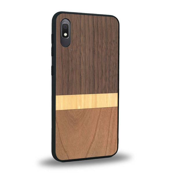 Coque de protection en bois véritable fabriquée en France pour Samsung A10 alliant des bandes horizontales de bambou, merisier et noyer