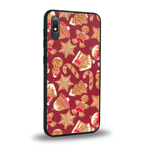 Coque de protection en bois véritable fabriquée en France pour Samsung A10 sur le thème de noël et de l'hiver avec un motif représentant un bonhomme de pain d'épice