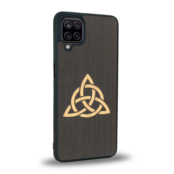 Coque de protection en bois véritable fabriquée en France pour Samsung A12 5G alliant du chêne fumé et du bambou représentant une triquetra