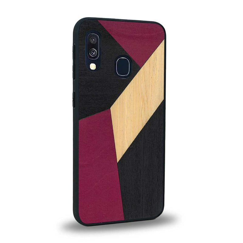 Coque de protection en bois véritable fabriquée en France pour Samsung A20E alliant du bambou, du tulipier rose et noir en forme de mosaïque minimaliste sur le thème de l'art abstrait