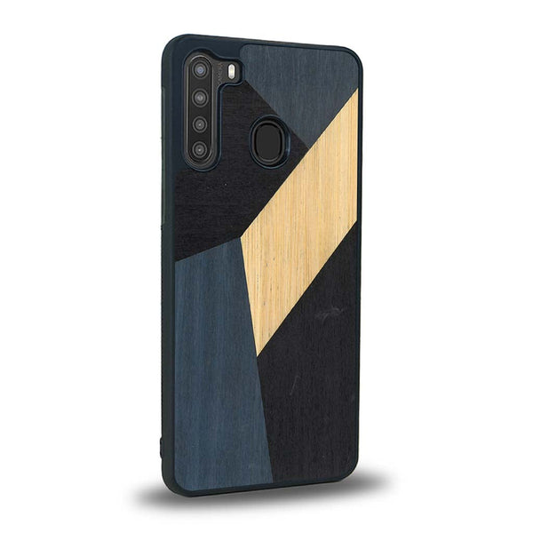 Coque de protection en bois véritable fabriquée en France pour Samsung A21 alliant du bambou, du tulipier bleu et noir en forme de mosaïque minimaliste sur le thème de l'art abstrait
