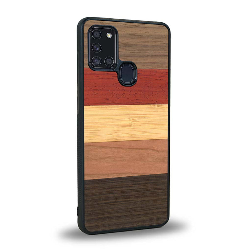 Coque de protection en bois véritable fabriquée en France pour Samsung A21S alliant des bandes horizontales de bambou, merisier, padouk, noyer et chêne fumé