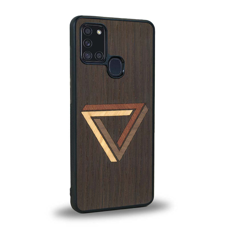 Coque de protection en bois véritable fabriquée en France pour Samsung A21S sur le thème de l'art géométrique qui allie du chêne fumé, du noyer, du bambou et du padouk représentant le triangle de penrose