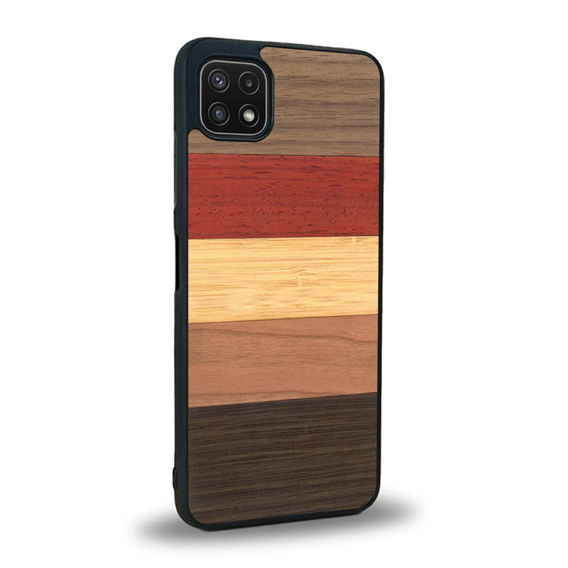 Coque de protection en bois véritable fabriquée en France pour Samsung A22 5G alliant des bandes horizontales de bambou, merisier, padouk, noyer et chêne fumé