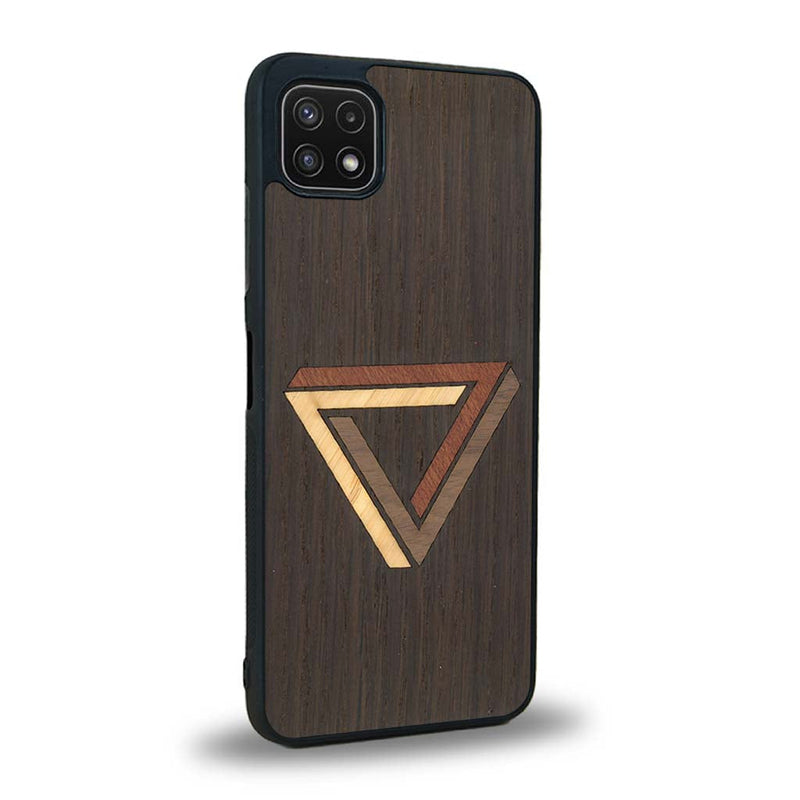 Coque de protection en bois véritable fabriquée en France pour Samsung A22 5G sur le thème de l'art géométrique qui allie du chêne fumé, du noyer, du bambou et du padouk représentant le triangle de penrose