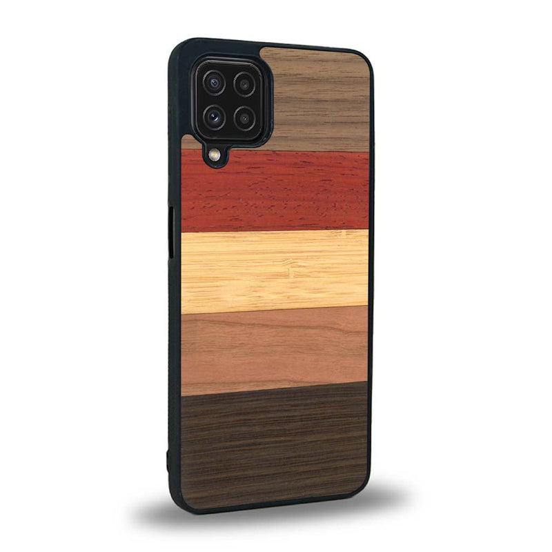 Coque de protection en bois véritable fabriquée en France pour Samsung A22 alliant des bandes horizontales de bambou, merisier, padouk, noyer et chêne fumé