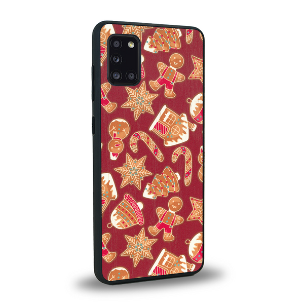 Coque de protection en bois véritable fabriquée en France pour Samsung A31 sur le thème de noël et de l'hiver avec un motif représentant un bonhomme de pain d'épice