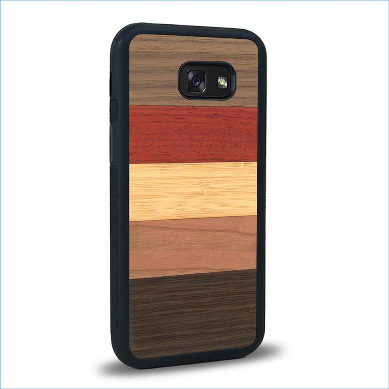 Coque de protection en bois véritable fabriquée en France pour Samsung A5 alliant des bandes horizontales de bambou, merisier, padouk, noyer et chêne fumé