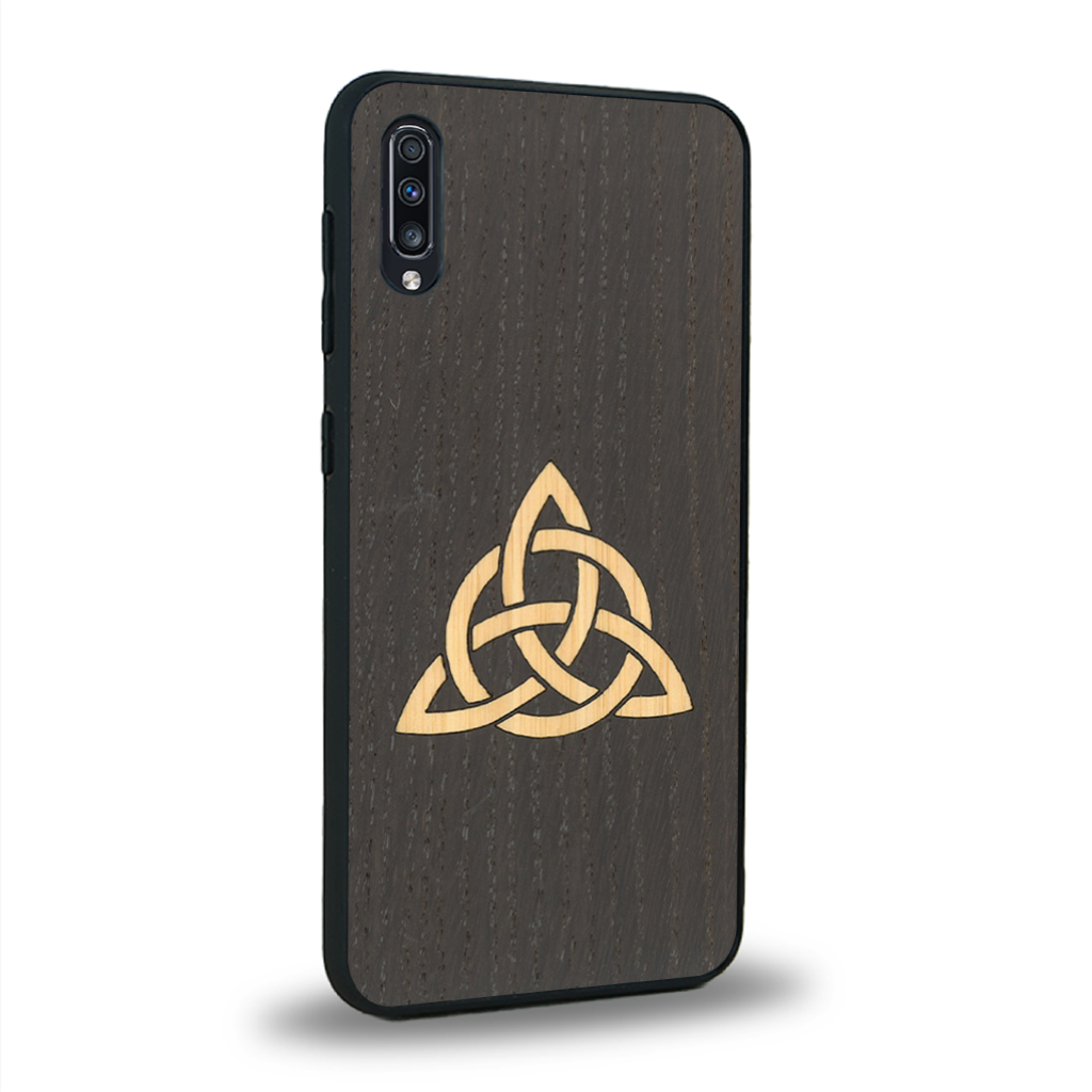Coque de protection en bois véritable fabriquée en France pour Samsung A50 alliant du chêne fumé et du bambou représentant une triquetra