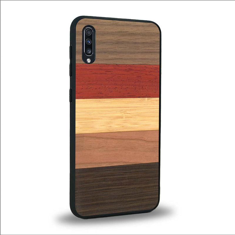 Coque de protection en bois véritable fabriquée en France pour Samsung A50 alliant des bandes horizontales de bambou, merisier, padouk, noyer et chêne fumé