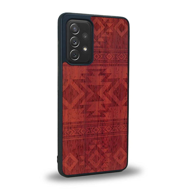 Coque de protection en bois véritable fabriquée en France pour Samsung A52 avec des motifs géométriques s'inspirant des temples aztèques, mayas et incas
