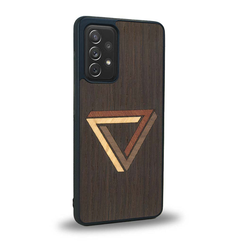 Coque de protection en bois véritable fabriquée en France pour Samsung A52 sur le thème de l'art géométrique qui allie du chêne fumé, du noyer, du bambou et du padouk représentant le triangle de penrose