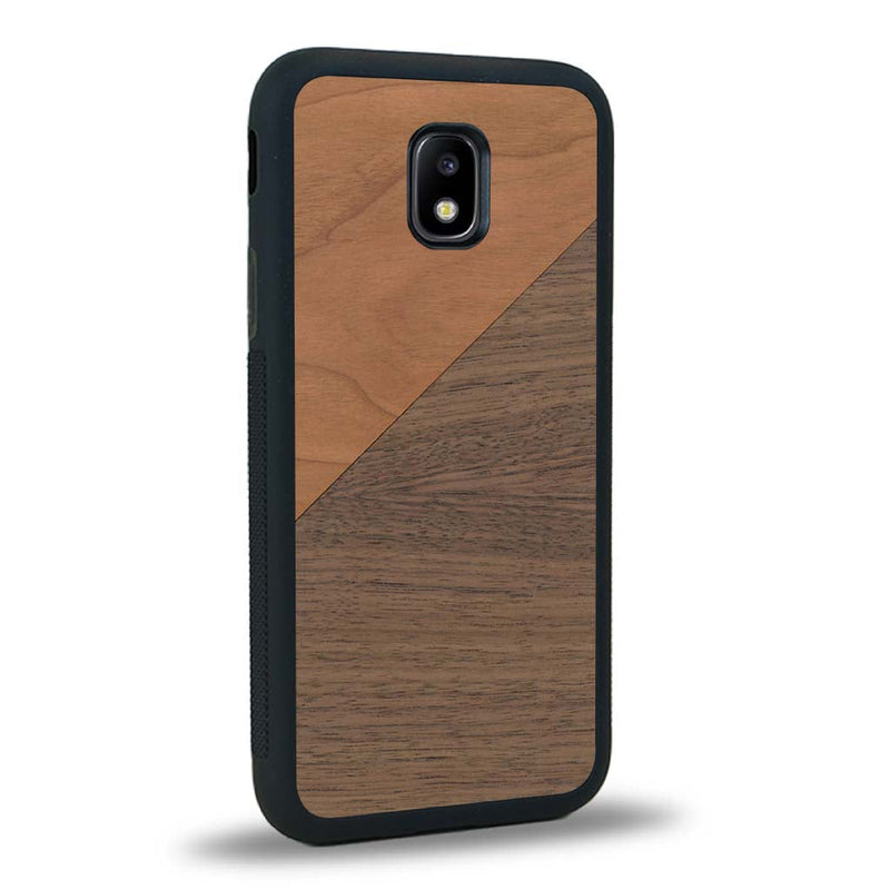 Coque de protection en bois véritable fabriquée en France pour Samsung J3 2017 alliant du merisier et du noyer formant chacun un triangle avec une jointure en diagonale sur le thème de l'art abstrait