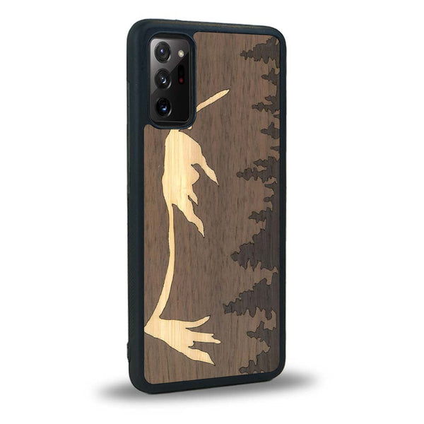 Coque de protection en bois véritable fabriquée en France pour Samsung Note 20 sur le thème de la nature et de la montagne qui allie du chêne fumé, du noyer et du bambou représentant le mont mézenc