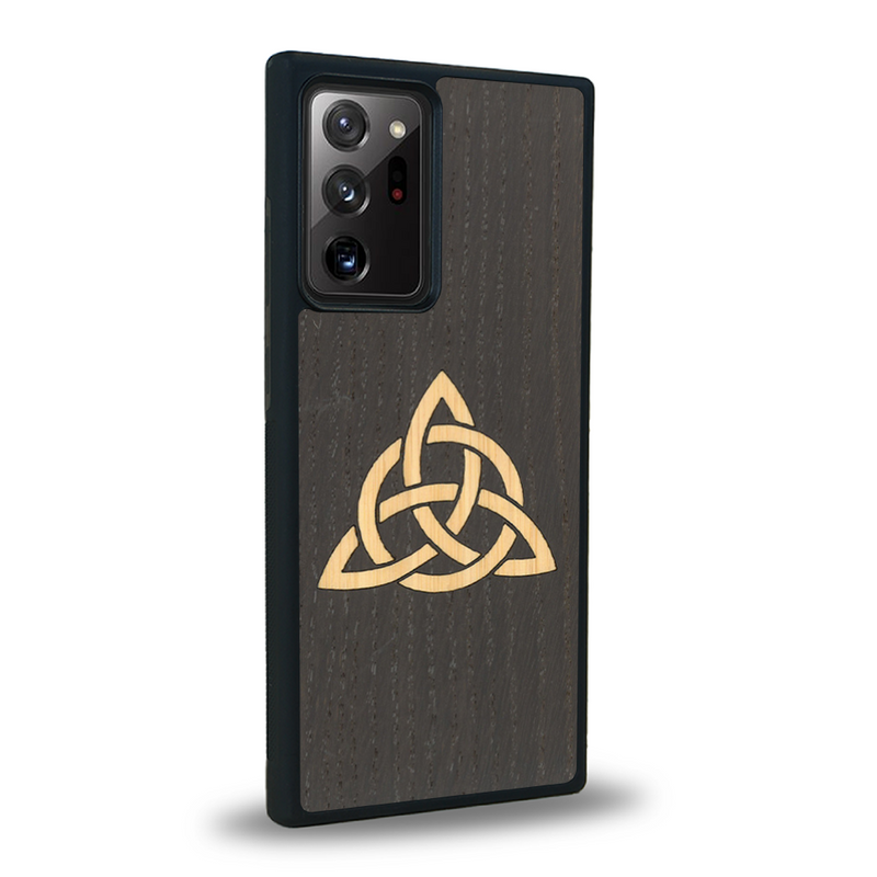 Coque de protection en bois véritable fabriquée en France pour Samsung Note 20+ alliant du chêne fumé et du bambou représentant une triquetra