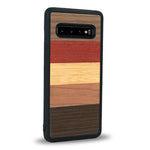 Coque de protection en bois véritable fabriquée en France pour Samsung S10 alliant des bandes horizontales de bambou, merisier, padouk, noyer et chêne fumé