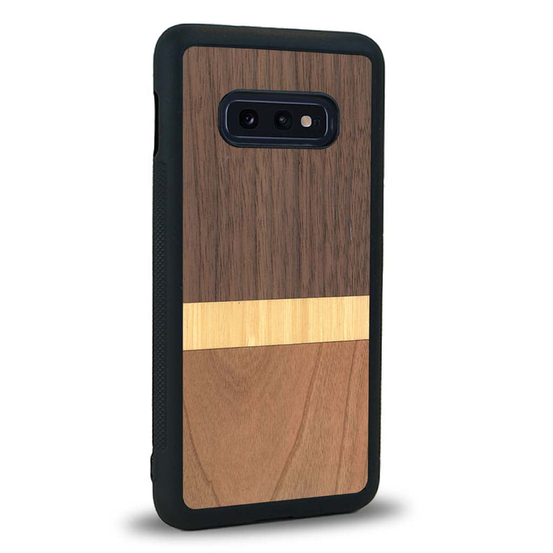 Coque de protection en bois véritable fabriquée en France pour Samsung S10E alliant des bandes horizontales de bambou, merisier et noyer