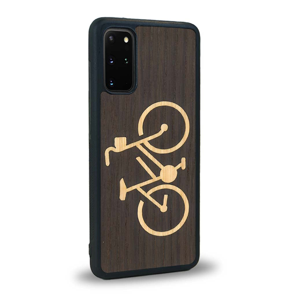 Coque de protection en bois véritable fabriquée en France pour Samsung S20 sur le theme du vélo et de l'outdoor qui allie du bambou et du chêne fumé représentant un vélo