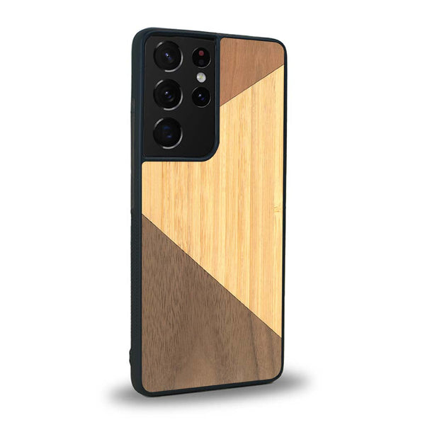 Coque de protection en bois véritable fabriquée en France pour Samsung S20 Ultra alliant du merisier, du noyer et du bambou formant chacun deux triangles et un trapèze avec deux jointures en diagonale sur le thème de l'art abstrait