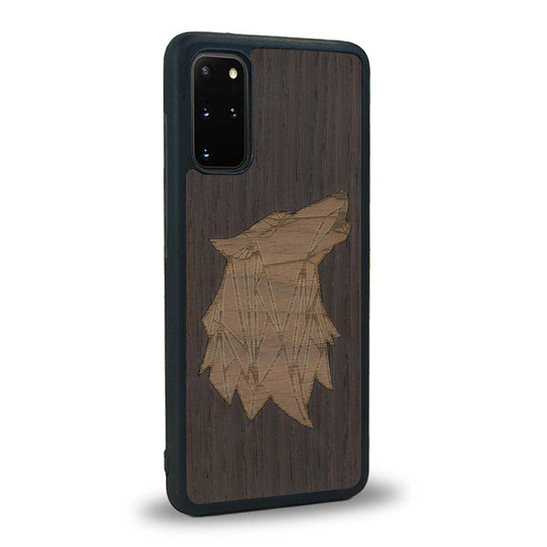 Coque de protection en bois véritable fabriquée en France pour Samsung S20+ alliant du chêne fumé et du noyer représentant une tête de loup géométrique de profil sur le thème des animaux et de la nature