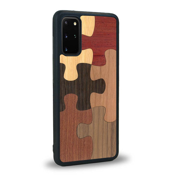 Coque de protection en bois véritable fabriquée en France pour Samsung S20+ représentant un puzzle en six pièces qui allie du chêne fumé, du noyer, du bambou, du padouk, du merisier et de l'acajou