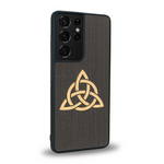 Coque de protection en bois véritable fabriquée en France pour Samsung S21 Ultra alliant du chêne fumé et du bambou représentant une triquetra