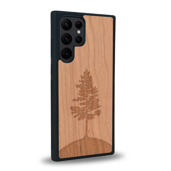 Coque de protection en bois véritable fabriquée en France pour Samsung S23 Ultra sur le thème de la nature, de la fôret et de l'écoresponsabilité avec une gravure représentant un arbre 