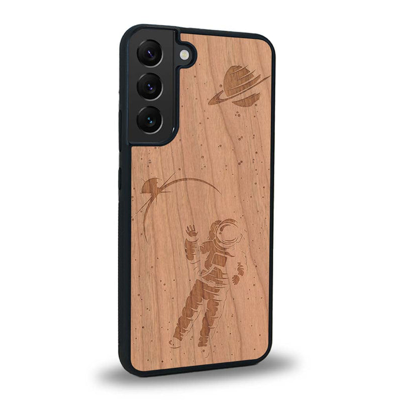 Coque de protection en bois véritable fabriquée en France pour Samsung S23+ sur le thème des astronautes