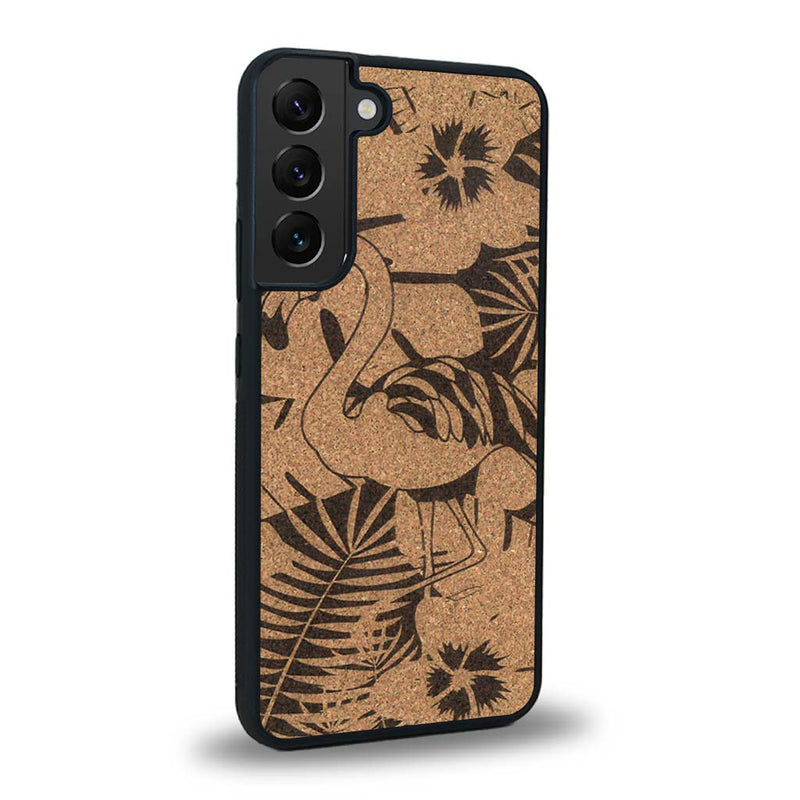 Coque de protection en bois véritable fabriquée en France pour Samsung S23+ sur le thème de la nature et des animaux représentant un flamant rose entre des fougères