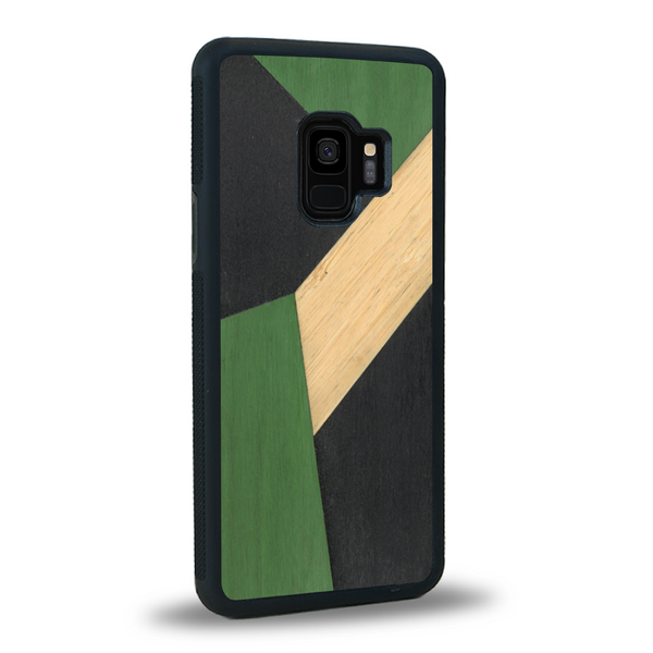 Coque de protection en bois véritable fabriquée en France pour Samsung S9 alliant du bambou, du tulipier vert et noir en forme de mosaïque minimaliste sur le thème de l'art abstrait