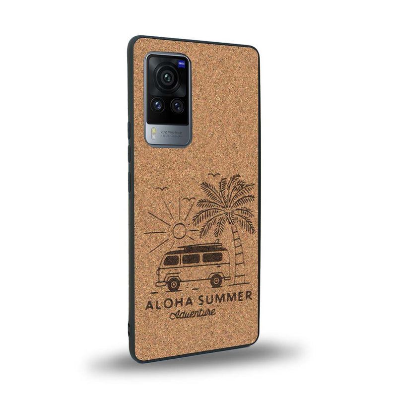Coque de protection en bois véritable fabriquée en France pour Vivo X60 sur le thème de la plage, de l'été et vanlife.