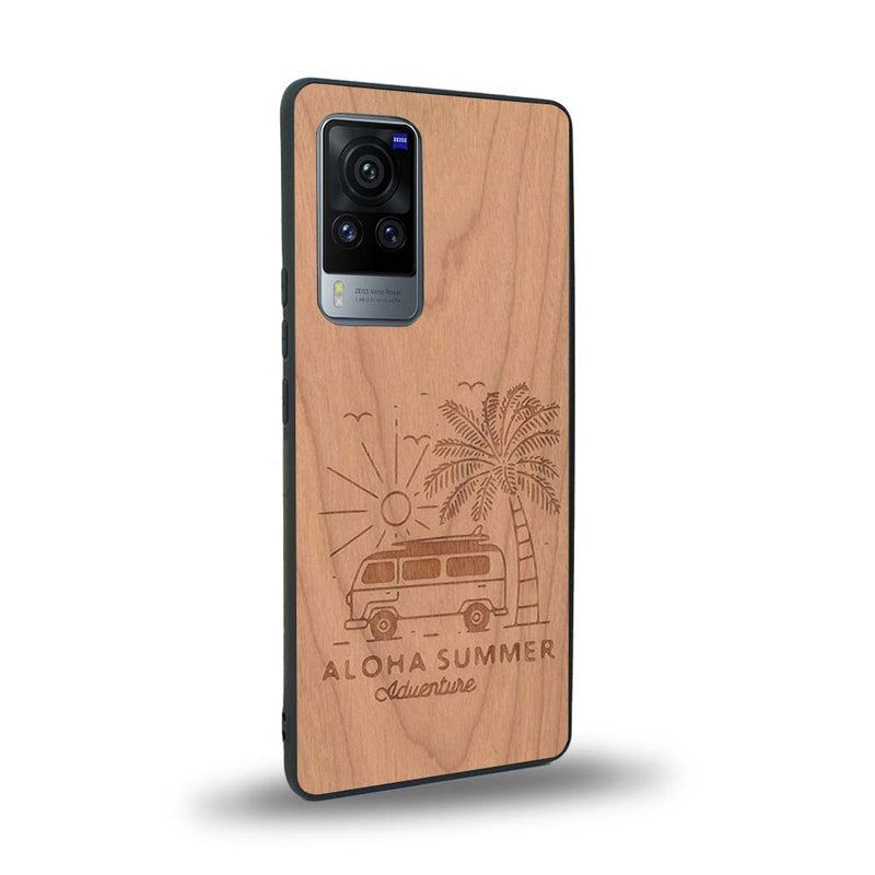 Coque de protection en bois véritable fabriquée en France pour Vivo X60 sur le thème de la plage, de l'été et vanlife.