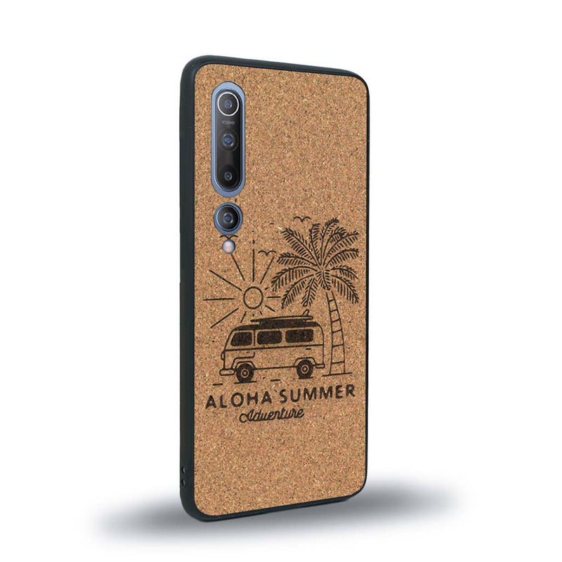 Coque de protection en bois véritable fabriquée en France pour Xiaomi Mi 10 sur le thème de la plage, de l'été et vanlife.