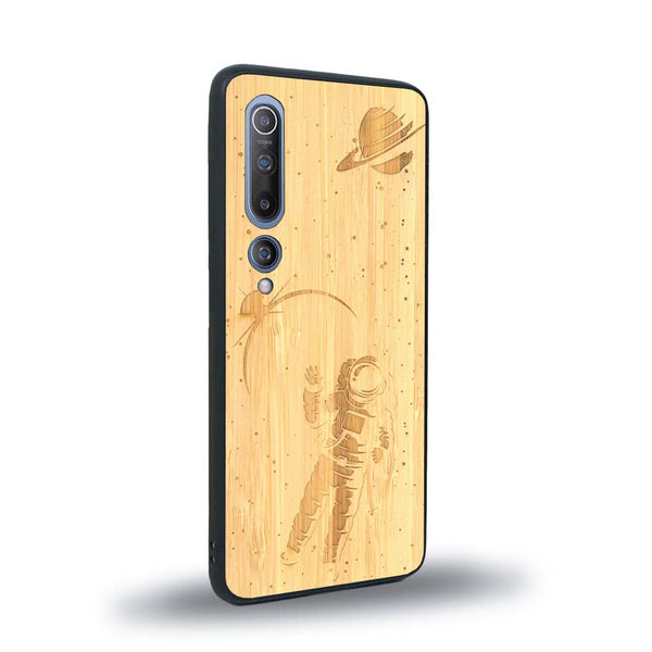 Coque de protection en bois véritable fabriquée en France pour Xiaomi Mi 10 sur le thème des astronautes