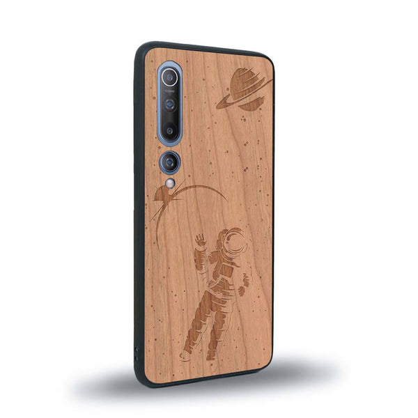 Coque de protection en bois véritable fabriquée en France pour Xiaomi Mi 10 sur le thème des astronautes