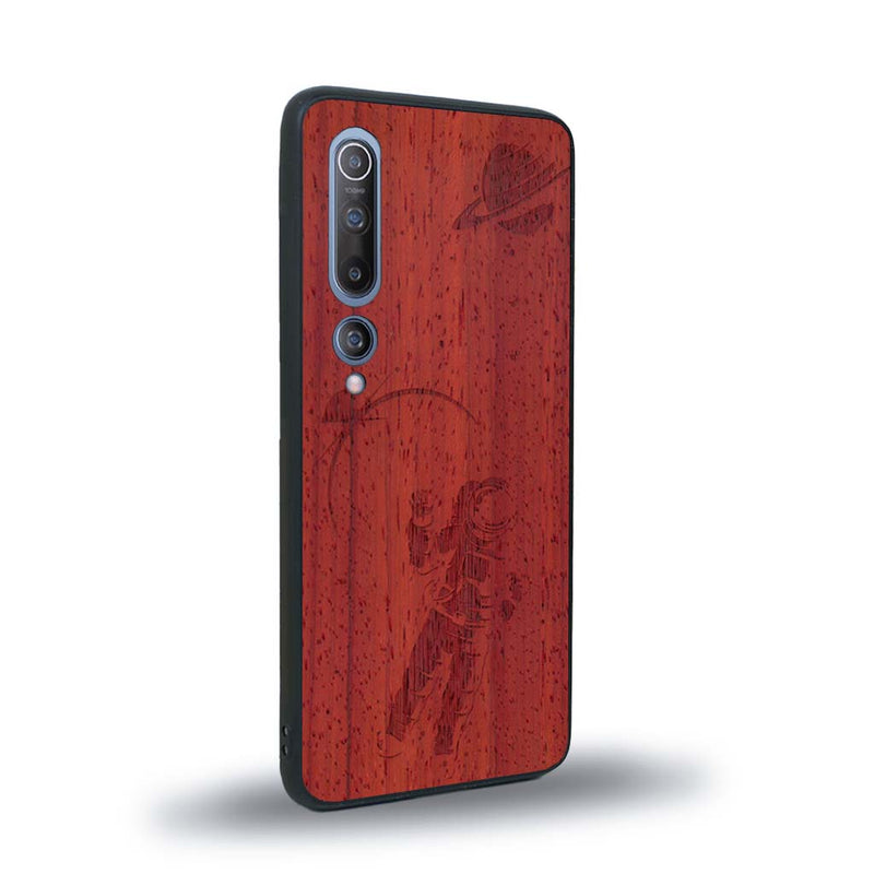 Coque de protection en bois véritable fabriquée en France pour Xiaomi Mi 10 sur le thème des astronautes